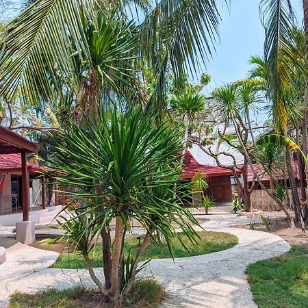 Jati Village, Party Hostel And Bungalows Гілі-Траванган Екстер'єр фото